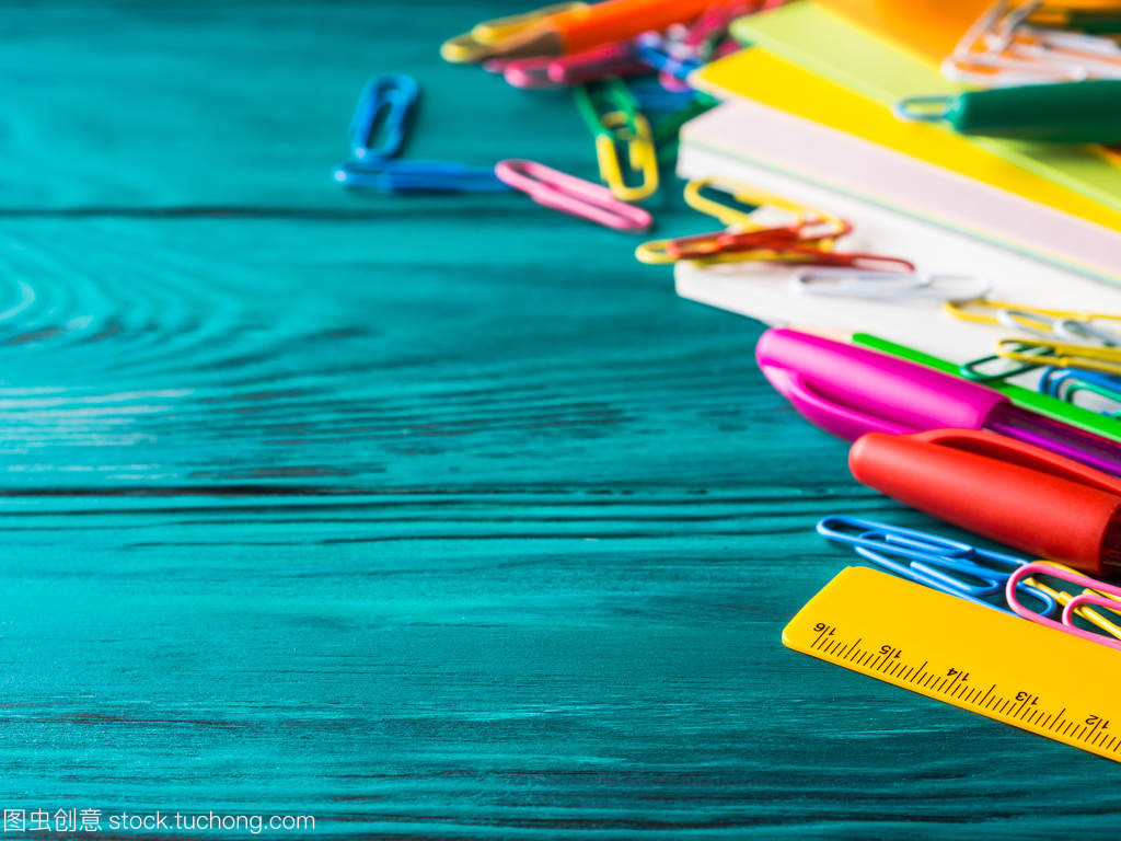 多彩校園的書寫伙伴 文具的魔力與選擇